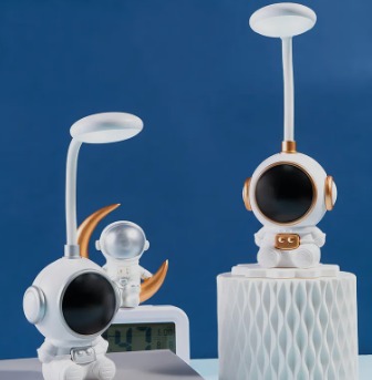 Lampara Astronauta LED 25cm Recargable USB Mesa Multicolor 